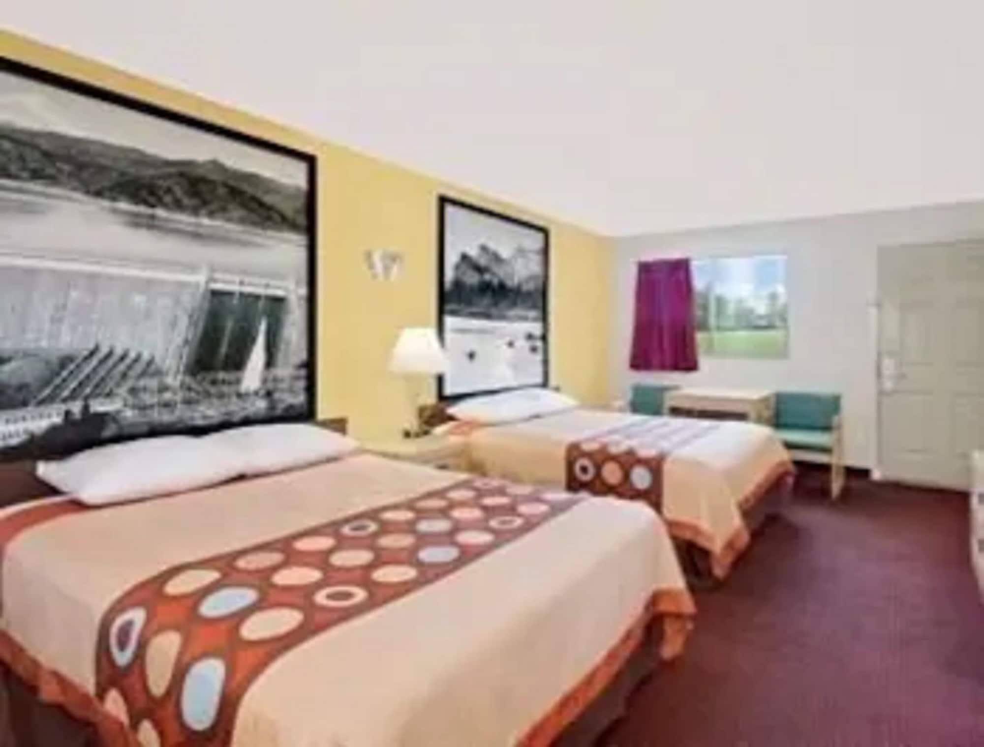 Super 8 By Wyndham Motel