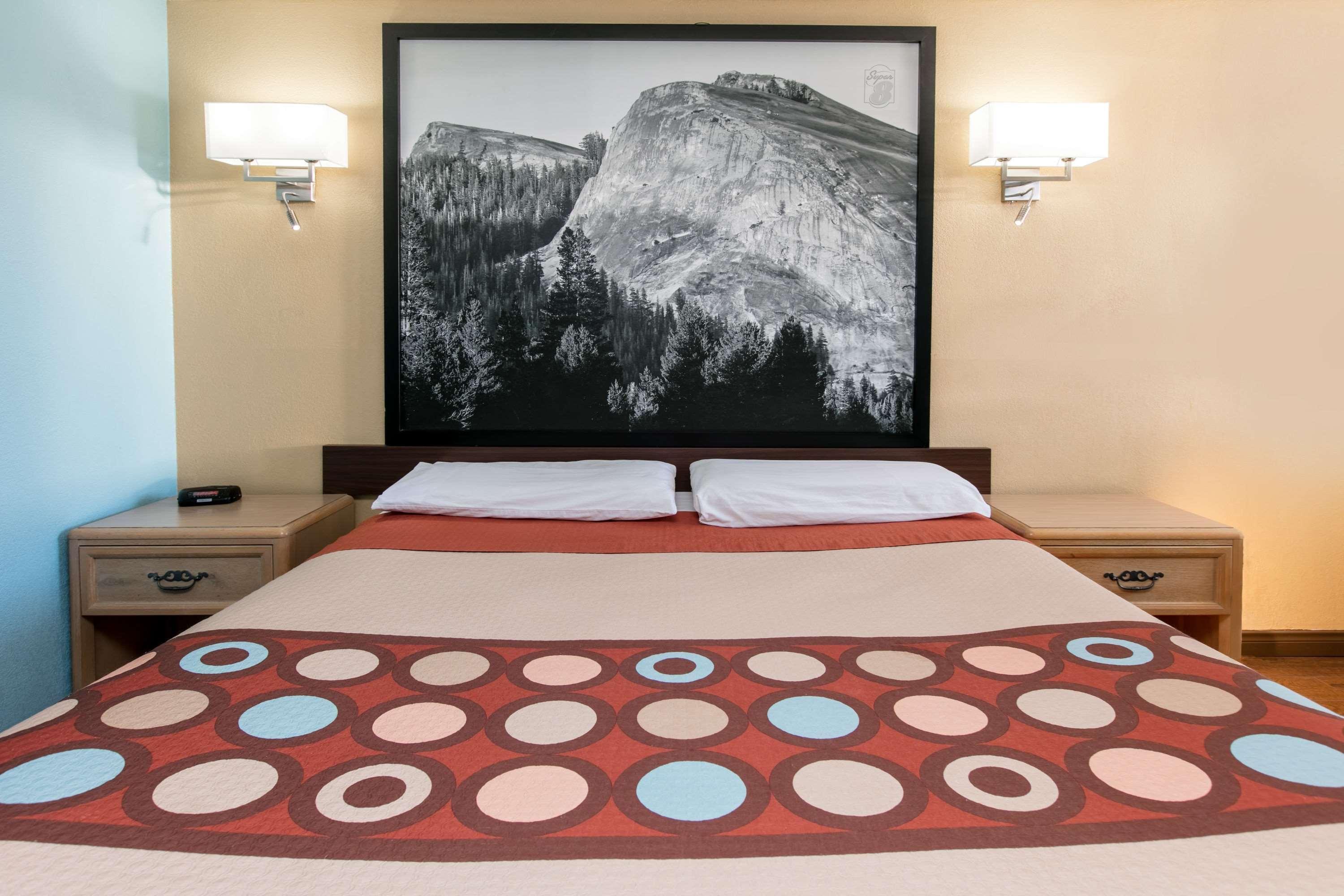 Super 8 By Wyndham Motel *