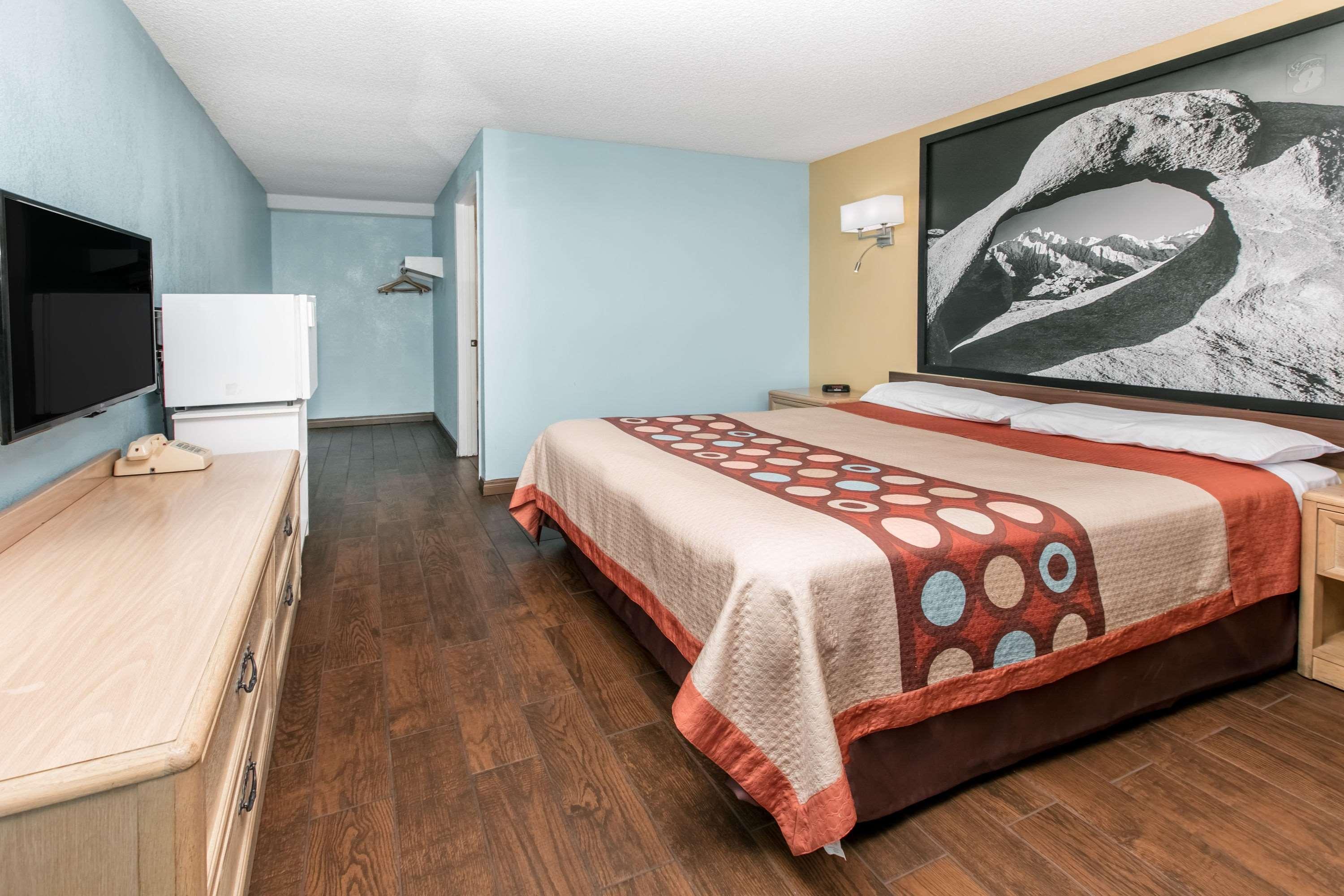 Super 8 By Wyndham