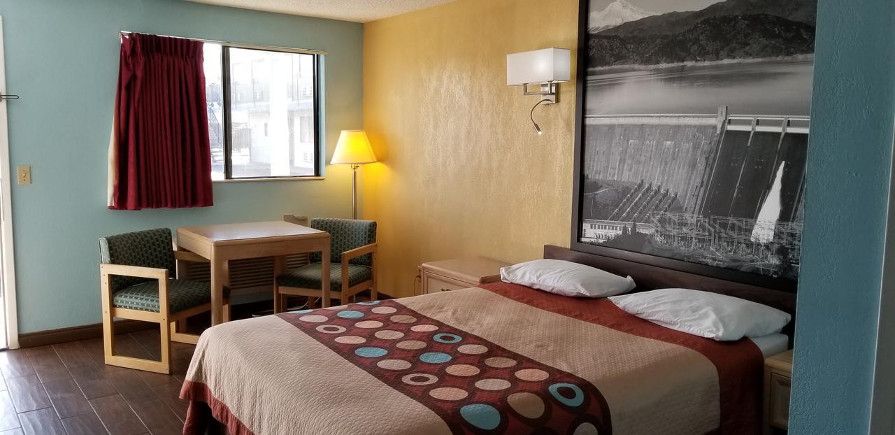 Motel Super 8 By Wyndham Bishop